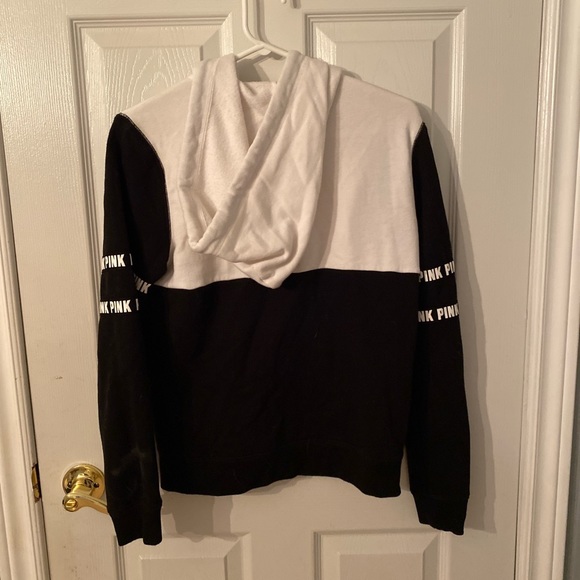 Sweatshirt - Picture 2 of 3